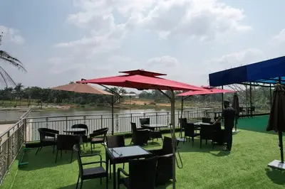 Lakeside Promenade
